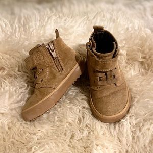 Toddler boy size 5 brown boots